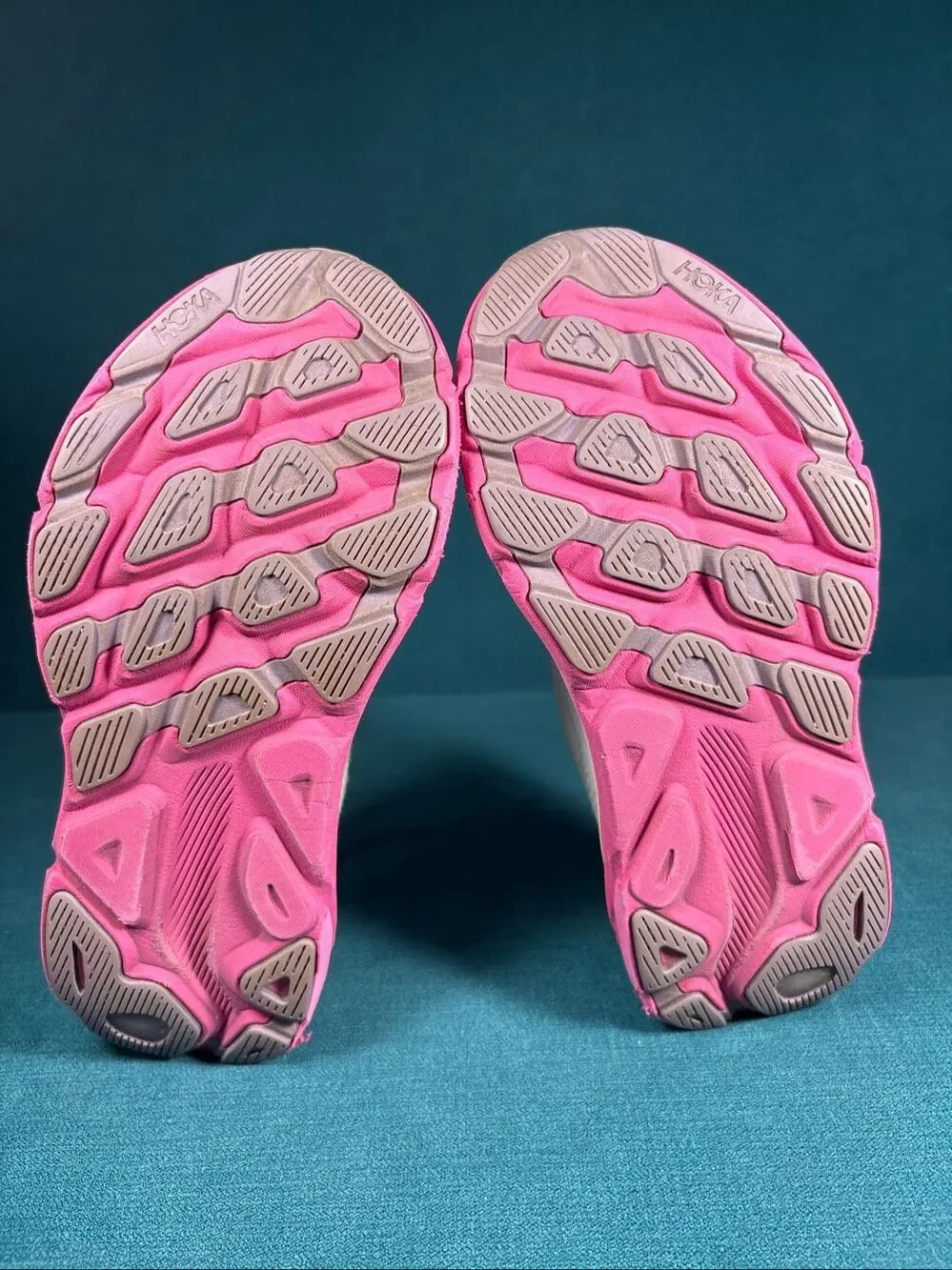 Hoka One One Clifton 9 Eggnog Passion Fruit Women's Size 6 Running Shoes 1127896